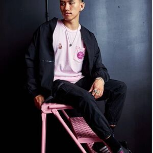 OMOCAT Pixel Calliope Pocket T-Shirt Pink XL‎ NWT IN PACKAGE